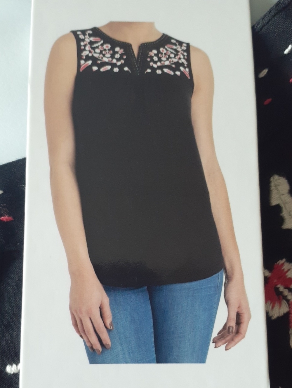 Dalia Black Sleeveless Embroidered Camisole